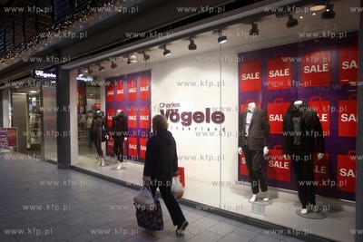 Poswiateczne wyprzedaze w Centrum Handlowym Manhattan...