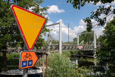 Pętla Żuławska. Zwodzony most nad Tugą w Żelichowie....