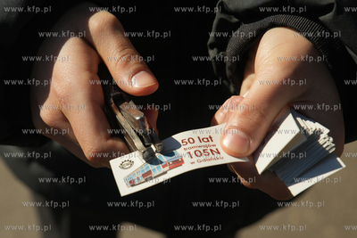 Pętla tramwajowa Oliwa. Festyn 50 lat tramwajów 105N...