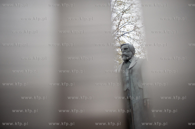 Pomnik Karl Heinricha Marx i Frederyk Engelsa na Marxengelsforum...