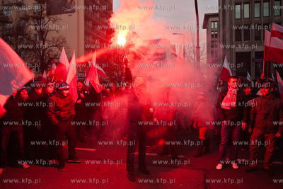 Warszawski "Marsz Niepodległosci" organizowany przez...