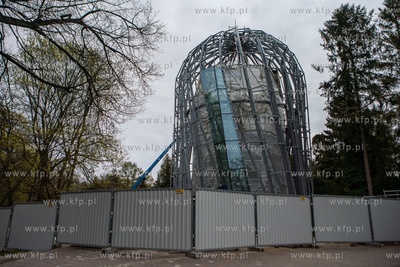Budowa palmiarni w Parku Oliwskim. 20.04.2020 fot /...