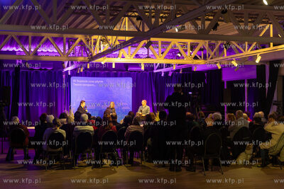 Sopot. Mamuszki 14.  Salon Polityki - Gdzie jest idealne...