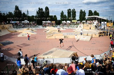 Gdansk. Plac Zebran Ludowych. Baltic Games, festiwal...