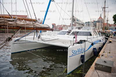 Gdansk. Zacumowane do nabrzeza Motlawy jachty uczestniczace...