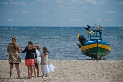 Gdynia. Niedzelne, sloneczne popoludnie na plazy w...