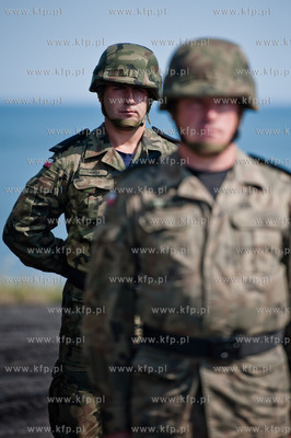 Poligon wojskowy w Ustce. Odbior sprzetu oraz podpisanie...