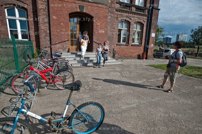 Stocznia Gdanska. Spacer z przewodniczka, bedacy czescia...
