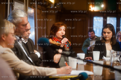 Gdansk. Ratusz Staromiejski. Debata publiczna pt. Co...