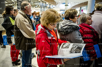 Gdynia. Centrum Handlowe Riviera. Premiera i promocja...