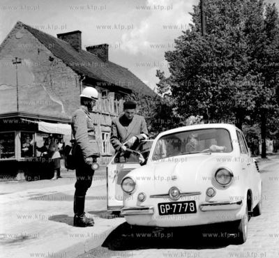 Kierowca samochodu Mikrus kontrolowany przez wspolny...