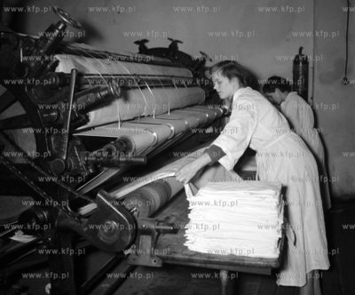 Magiel w Państwowej Pralni i Farbiarni Chemicznej...