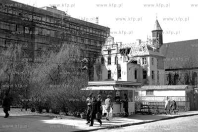 Remont spalonego gmachu KW PZPR w Gdańsku.
04.1971
0000259z_kwiecien1971
Fot....