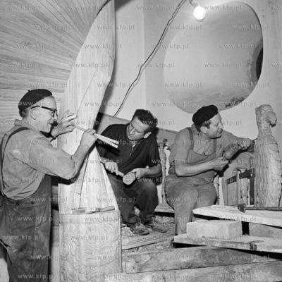 W pracowni rzeżbiarskiej. 
1968
0005022z_1968
Fot....