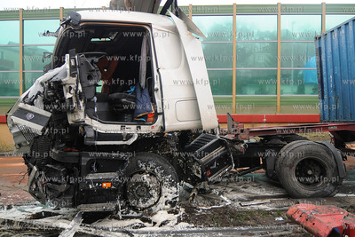 Gdynia. Z niewyjasnionych przyczyn samochod ciezarowy...