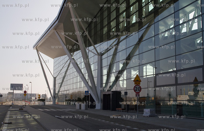 Lotnisko im Lech Walesy w Gdansku - Rebiechowie. Nowo...