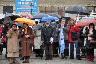Pracownicy Szpitala Specjalistycznego, obrońcy zlikwidowanych...
