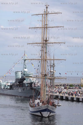 Obchody Dni Morza 2013. Nz. zaglowiec Pogoria  30.06.2013...