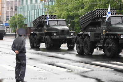 Kaliningrad , Rosja 09.05.2014 Parada na Placu Zwyciestwa...