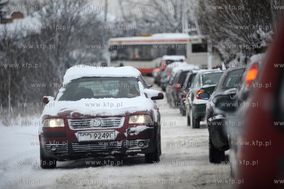 Wiosna . Gdansk zasypany sniegiem, sparalizowany ruch...