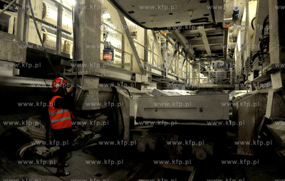 Zwiedzanie 400 m tunelu wierconego przez maszyne TBM...