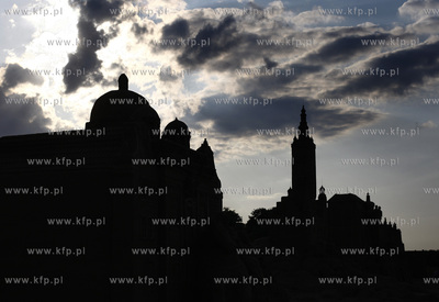 Gdansk Jelitkowo. Plaza. Wystawa monumentalnych rzezb...