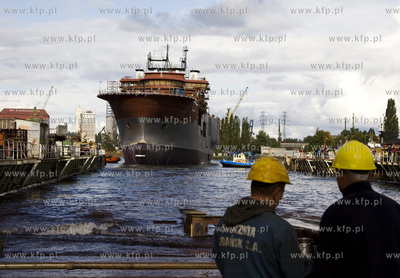 Stocznia Gdansk. Pochylnia B1 wodowanie kolejnego statku...