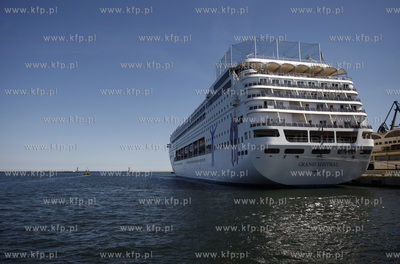 Gdynia. Wycieczkowiec Grand Mistral w gdynskim porcie....