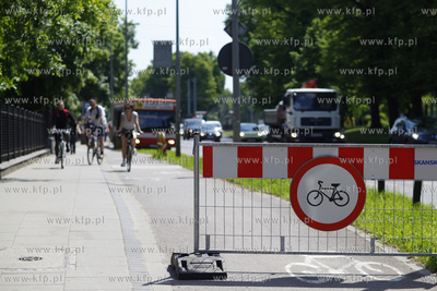 Gdansk. W okolicach zastepczego przystanku tramwajowego...