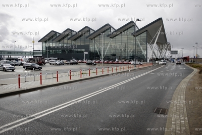 Gdańsk.Nowy terminal pasażerski T2, w Porcie Lotniczym...
