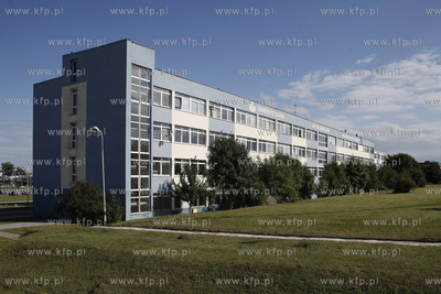 Kampus Uniwersytetu Gdanskiego w Oliwie. Nz budynek...