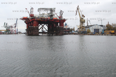 Platforma Safe Scandinavia w Stoczni Remontowej w Gdansku.
23.11.2013
fot....