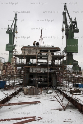 Stocznia Remontowa Nauta S.A. buduje statki na pochylniach...