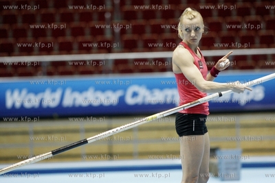Trening skoczkini o tyczce Anny Rogowskiej, przed rozpoczynajcymi...