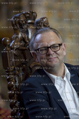 Dwor Artusa. Uroczysta sesja Rady Miasta Gdanska. Wreczenie...