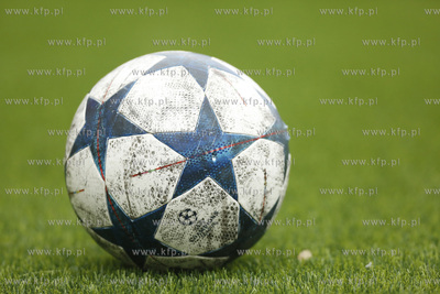 Gdansk Zaspa. Pilkarski turniej dzikich druzyn Do przerwy...