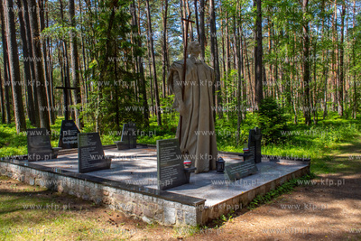 Groby Piaśnickie na Kaszubach Północnych. Największe,...