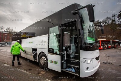Gdańsk, Dworzec PKS. Nz. Autobus sieci Flixbus. 28.11.2019...