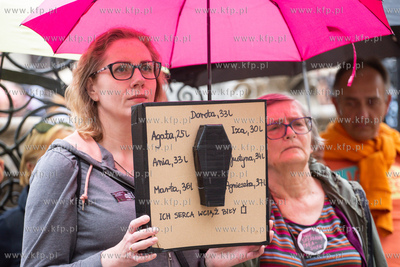 Gdańsk, okolice Dworu Artusa. Ani Jednej Więcej!...