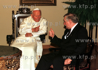 Spotkanie papieza Jana Pawla II z Lechem Walesa w gdanskiej...