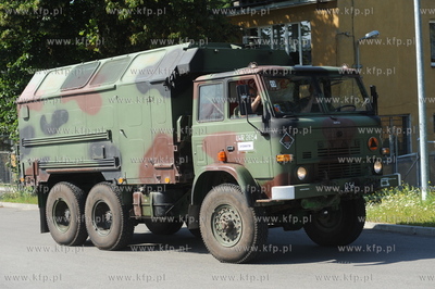 Port wojenny Gdynia Oksywie. 32 zolnierzy i 13 pojazdow...