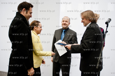 Gdynia. Magazyn Tranzytowy Dworca Morskiego. Ogloszenie...