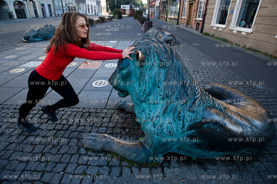 Gdansk. Lwy fontanny czterech kwadratow przy ulicy...
