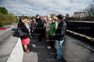 Gdansk. Pierwszy spacer Gdanszczan po Murze Teatru...