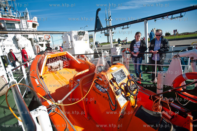 Gdynia. Nabrzeze Pomorskie. Udostepniona do zwiedzania...