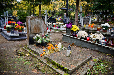 Gdansk. Cmentarz Lostowicki. Dzien Wszystkich Swietych....