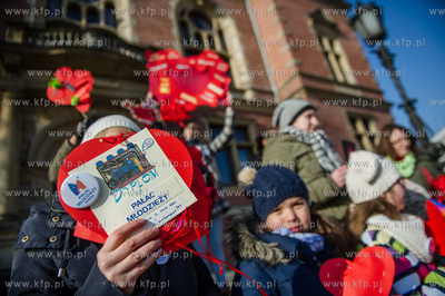 Gdansk. Podopieczni Palacu Mlodziezy wraz z rodzicami...
