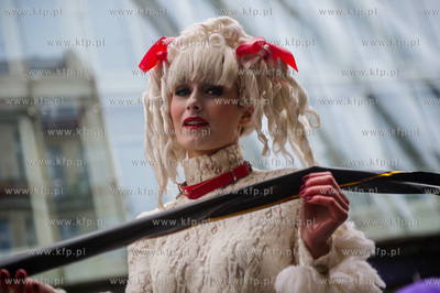 Sopocka Majowka. Parada Zwierzat - Krol Lew i jego...