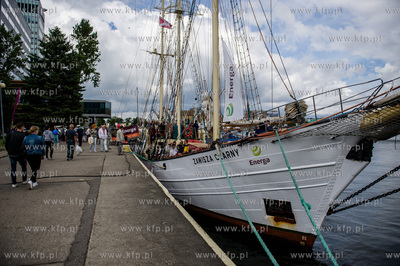 Gdynia. Nabrzeże Basenu Prezydenta. Dzien otwarty...
