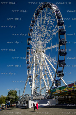 Gdynia. Pierwszy dzień funkcjonowania koła widokowego...